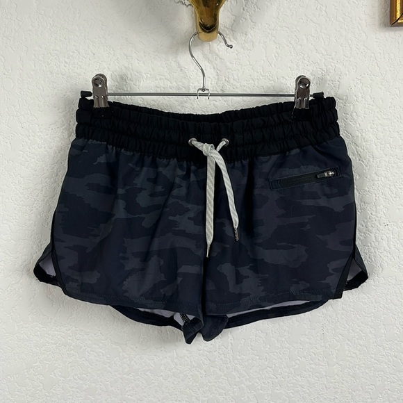 VUORI Women's Black Watercolor Camo Clementine Running Liner Shorts - Picture 2 of 8